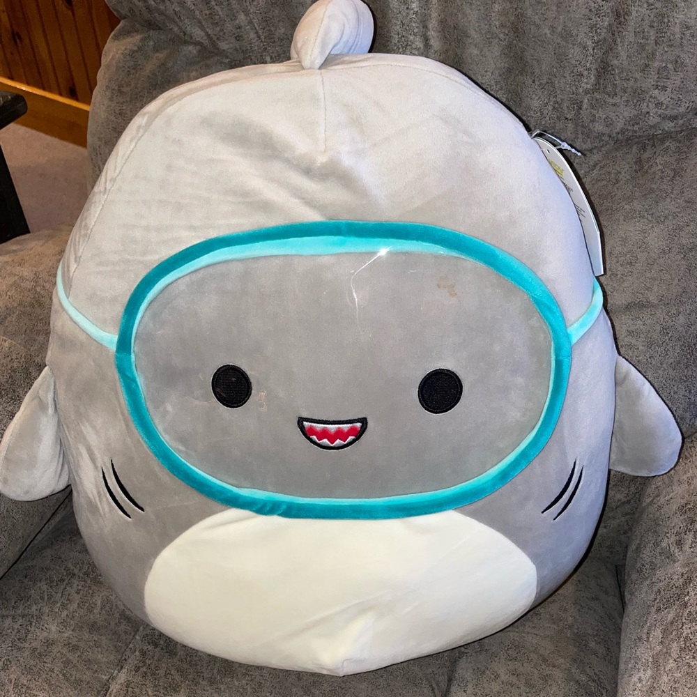 NWT Squishmallow Gordon the shark with goggles 16”